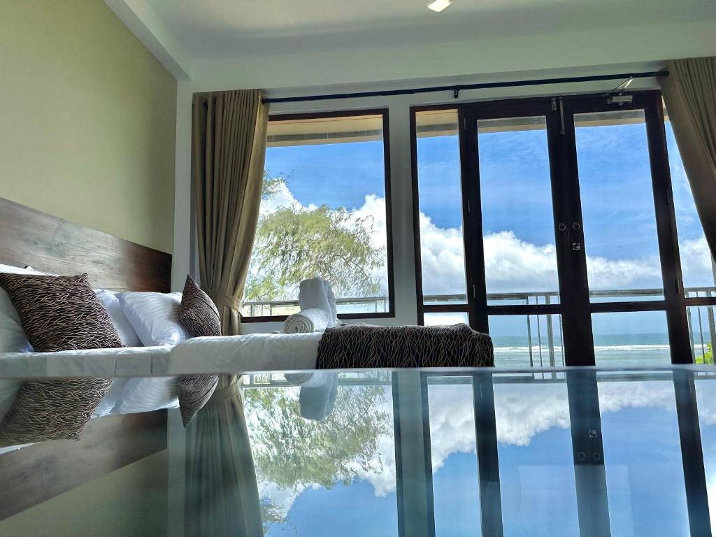 Deluxe Double Room with Balcony and Sea View